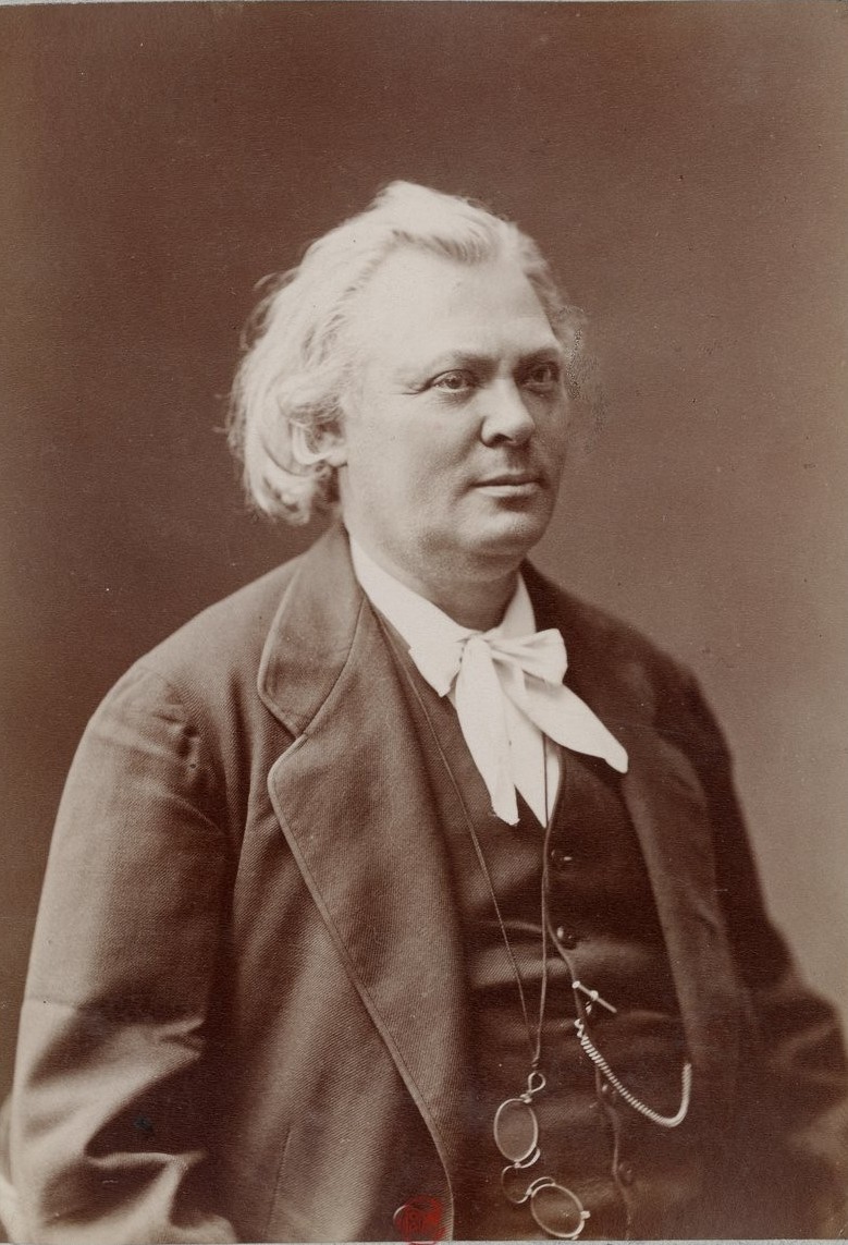 コムタンの肖像写真