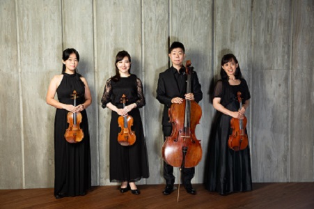 ミモザ弦楽四重奏団　（1st ｖｎ 前田奈緒, 2nd vn 高橋渚, va 高橋梓, vc 印田陽介)の肖像写真