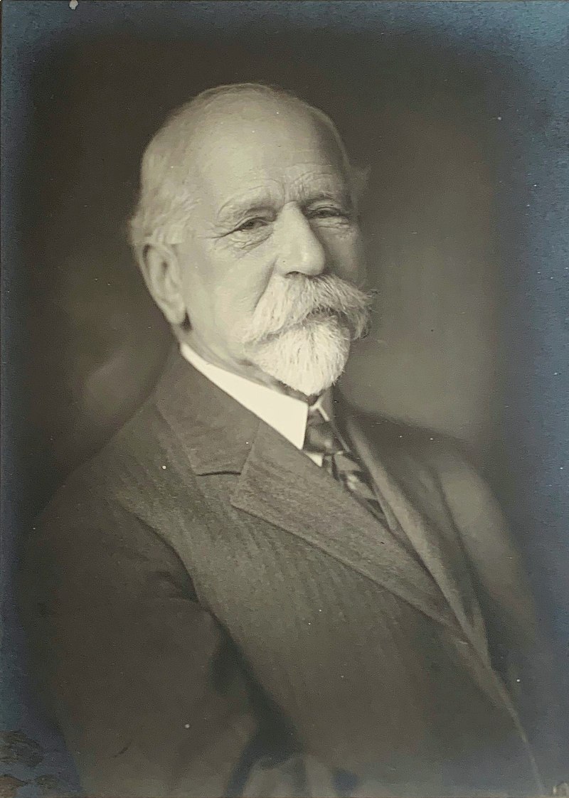 Schütt, Eduardの肖像写真