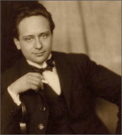 Ullmann, Viktorの肖像写真