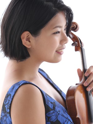 吉本 梨乃の肖像写真