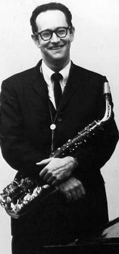 デスモンドの肖像写真