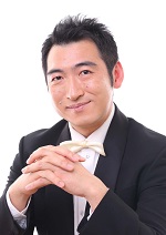 横山　智一の肖像写真