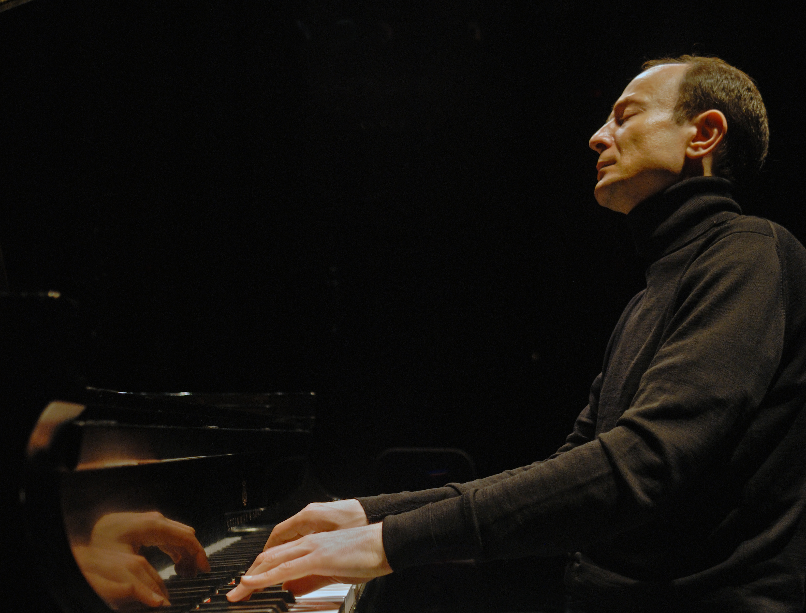 イーティン, イリヤの肖像写真