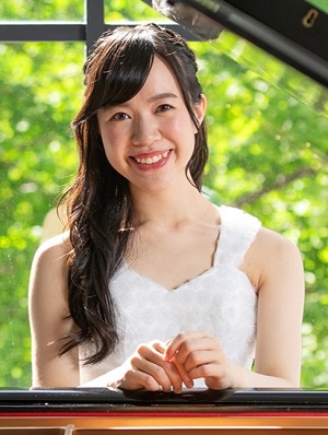 Mieno, Naoの肖像写真