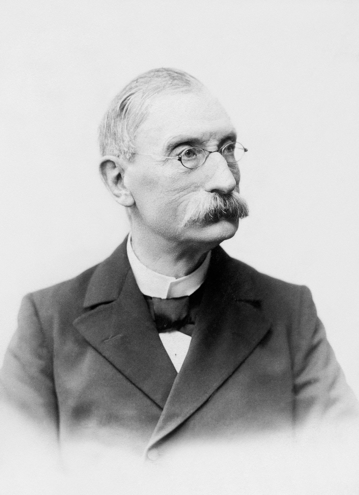 Loeschhorn, Carl Albert （Leshgorn）の肖像写真