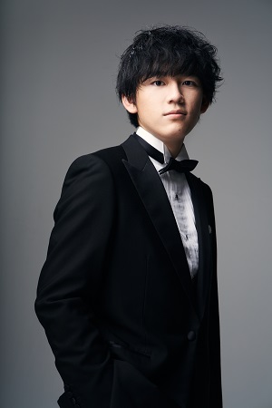 亀井　聖矢の肖像写真