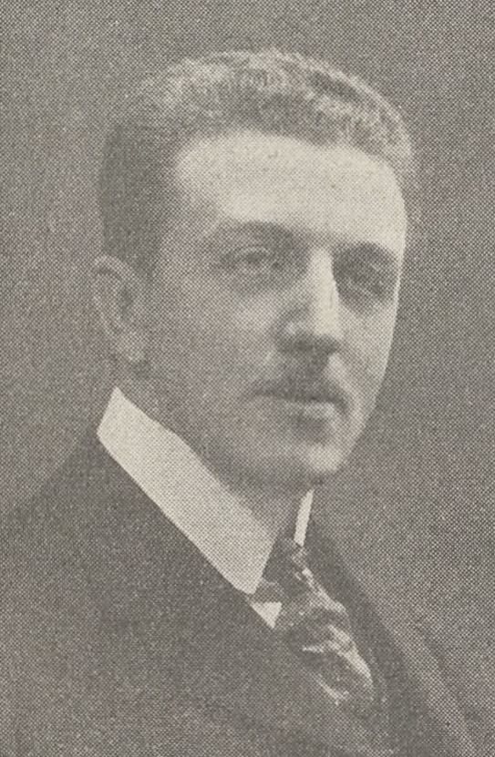 ラベーの肖像写真